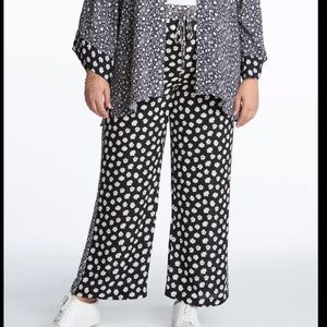 🎁10 for $100🎁 wide leg floral pants